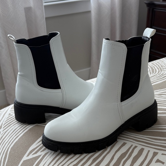 Wild Diva Shoes - WILD DIVA white boots